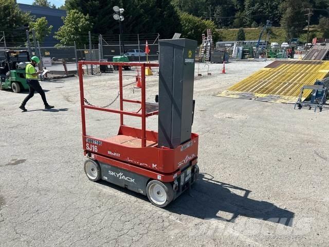 SkyJack SJ16 Mât vertical