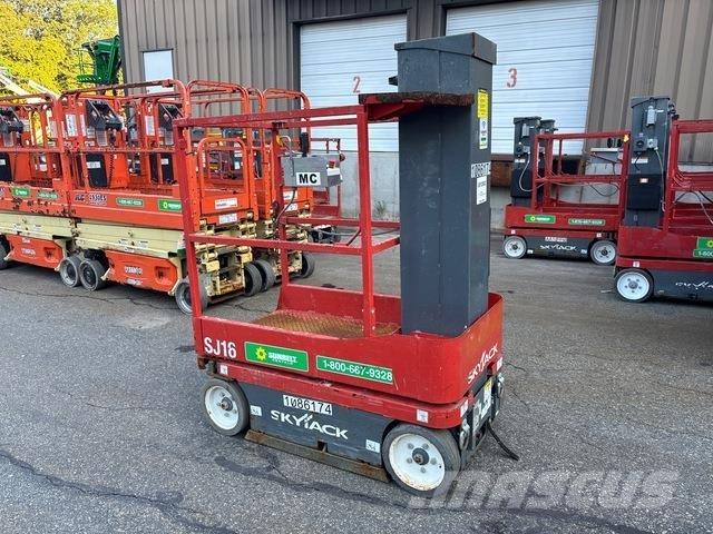 SkyJack SJ16 Mât vertical