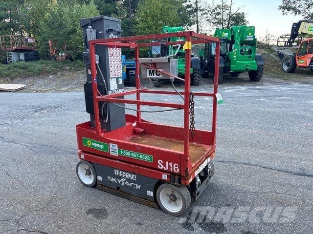 SkyJack SJ16 Mât vertical