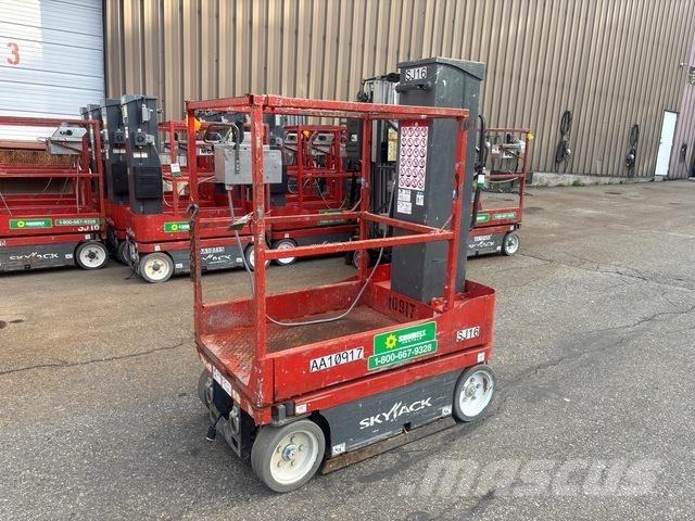 SkyJack SJ16 Mât vertical