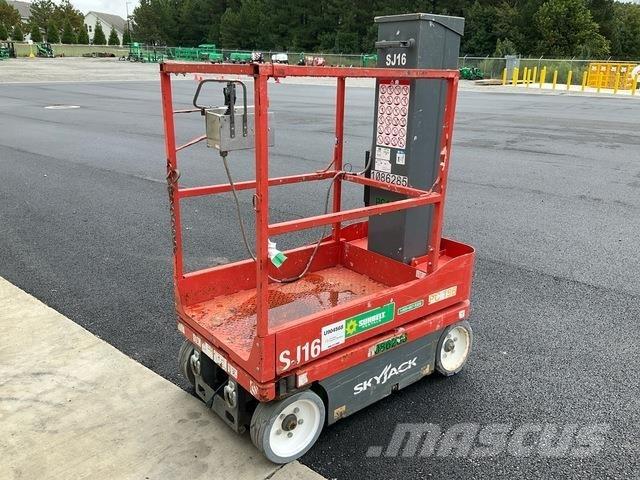 SkyJack SJ16 Mât vertical