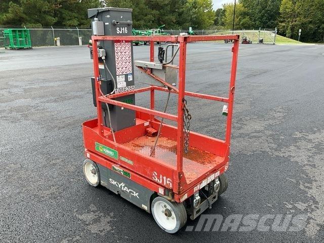 SkyJack SJ16 Mât vertical