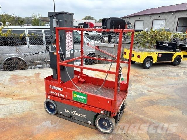 SkyJack SJ16 Mât vertical