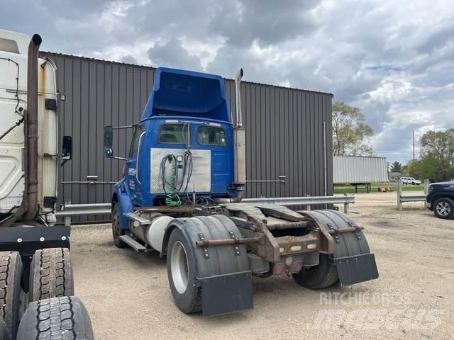 Sterling A9500 Tracteur routier