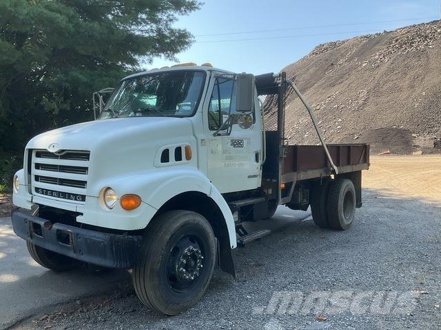 Sterling L7500 Camion benne
