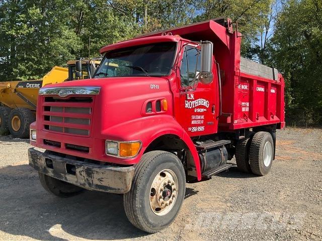 Sterling L7500 Camion benne