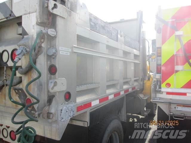 Sterling L8500 Camion benne