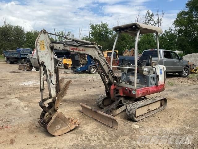 Takeuchi TB016 Pelle sur chenilles