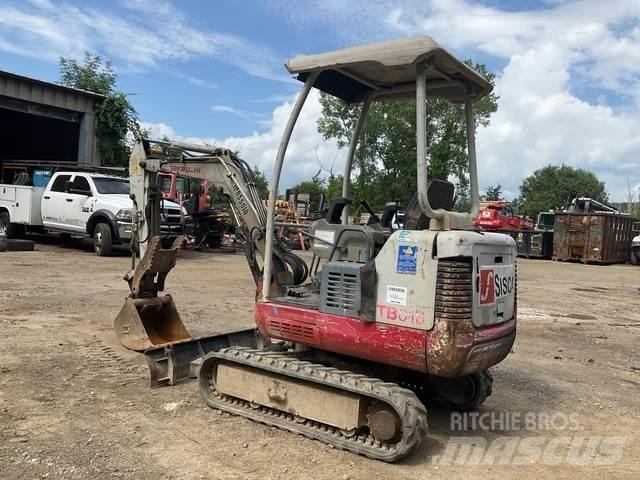 Takeuchi TB016 Pelle sur chenilles