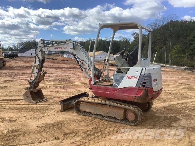 Takeuchi TB228 Pelle sur chenilles