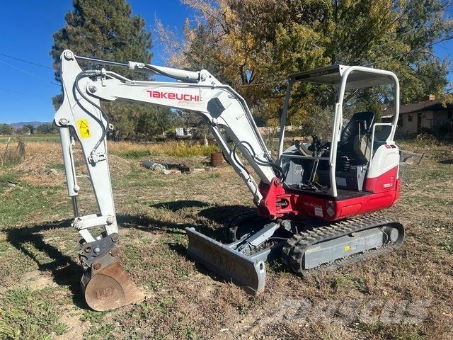 Takeuchi TB235 Pelle sur chenilles