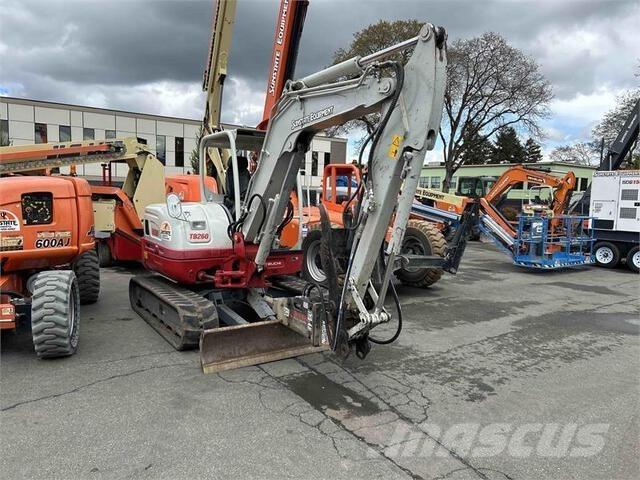 Takeuchi TB260 Pelle sur chenilles