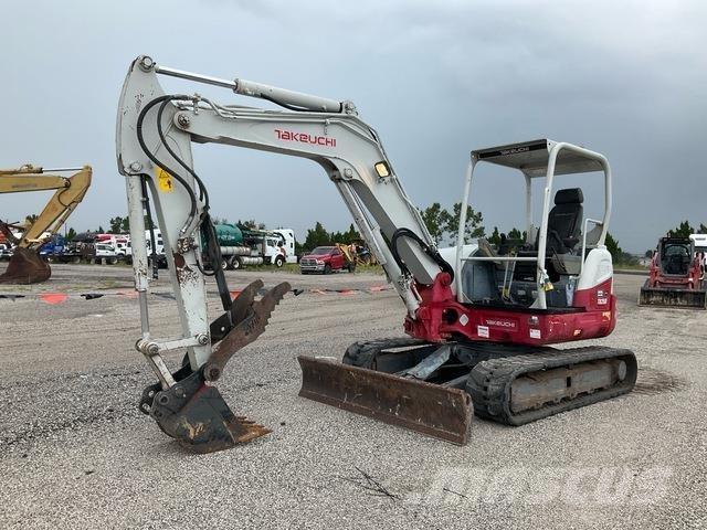 Takeuchi TB260 Pelle sur chenilles