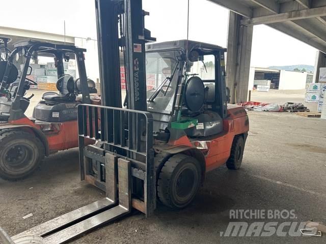 Toyota 7FGKU40 Construction - Autres