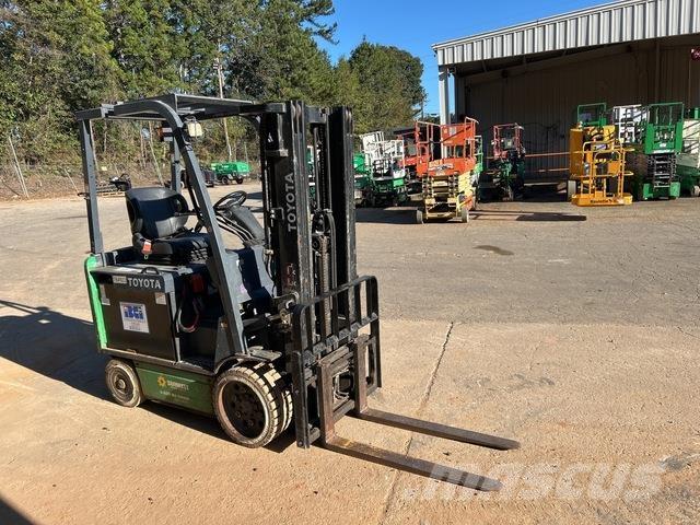 Toyota 8FBCU25 Chariots élévateurs électriques