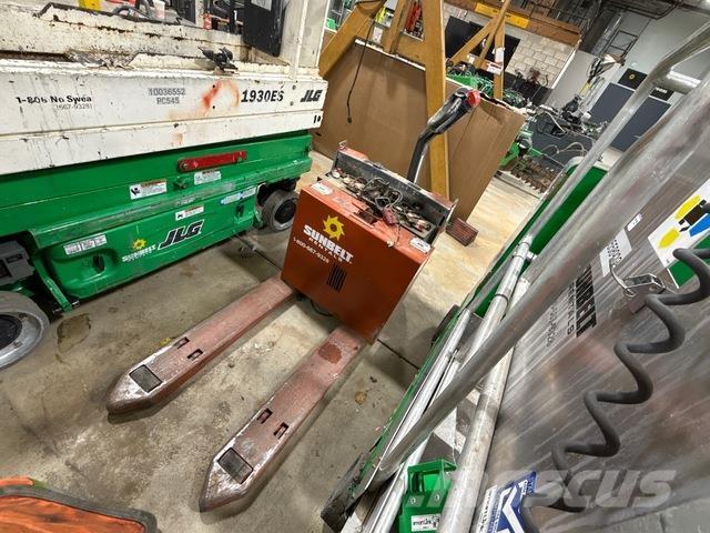 Toyota 8HBW23 Transpalette manuel