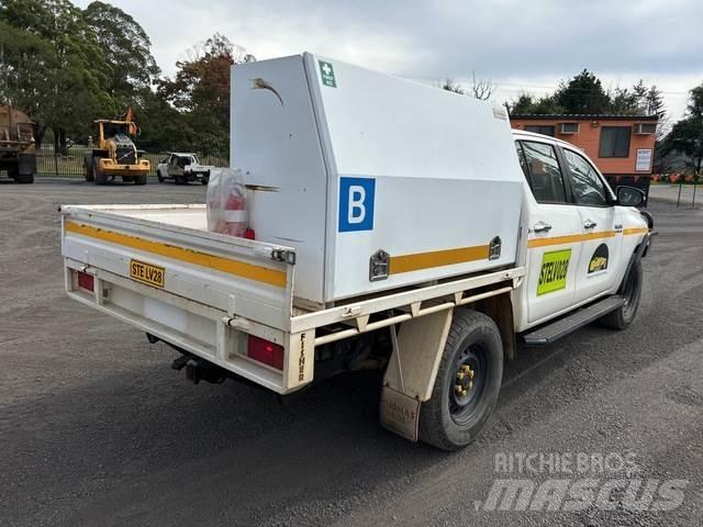 Toyota HiLux Utilitaire benne