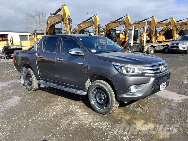 Toyota HiLux Utilitaire benne