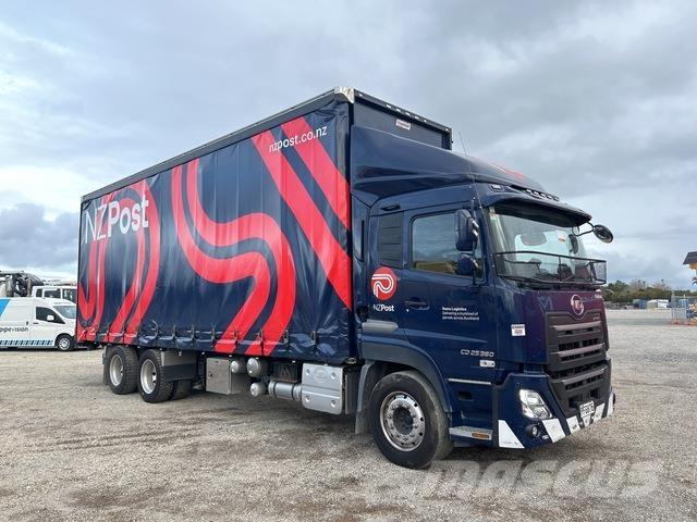 UD CD 25 360 Camion à rideaux coulissants (PLSC)