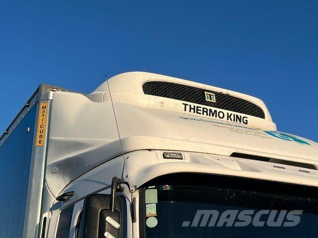UD CG 32 460 Camion frigorifique