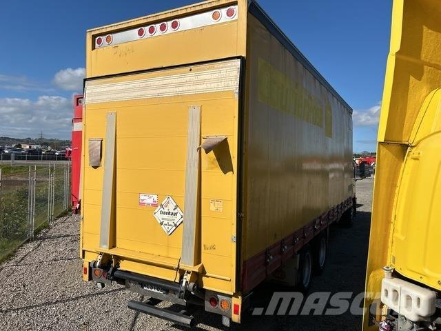 UD PK 17.280 Camion à rideaux coulissants (PLSC)