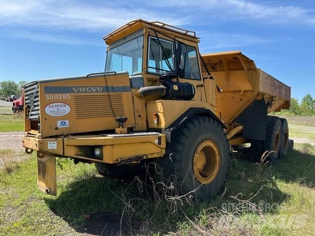 Volvo A25C 6x6 Tombereau articulé