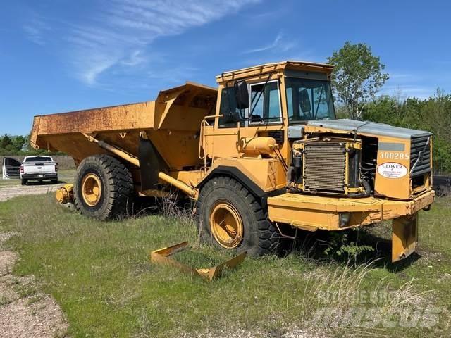Volvo A25C 6x6 Tombereau articulé