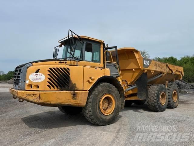Volvo A25D Tombereau articulé