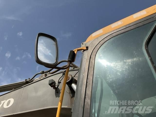 Volvo EC210D Pelle sur chenilles
