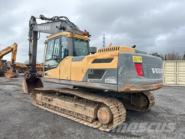 Volvo EC220DL Pelle sur chenilles