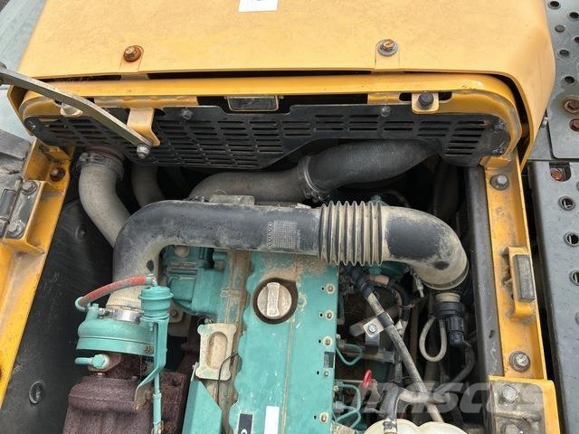 Volvo EC220DL Pelle sur chenilles