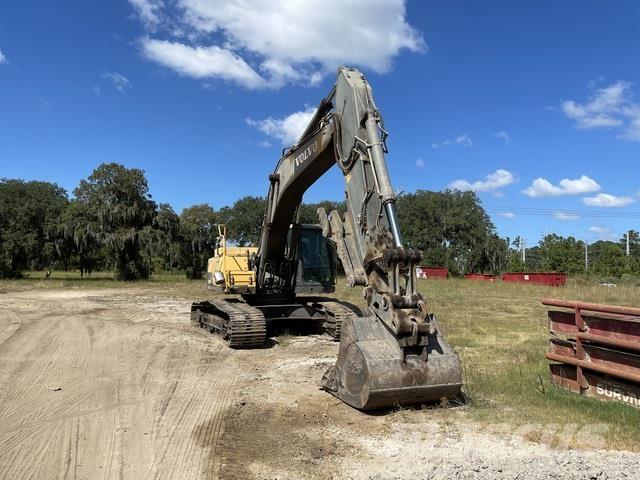Volvo EC300DL Pelle sur chenilles