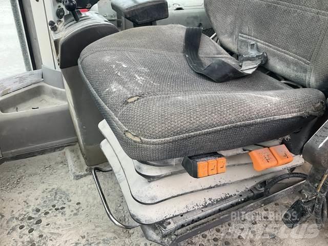 Volvo L180F Chargeuse sur pneus