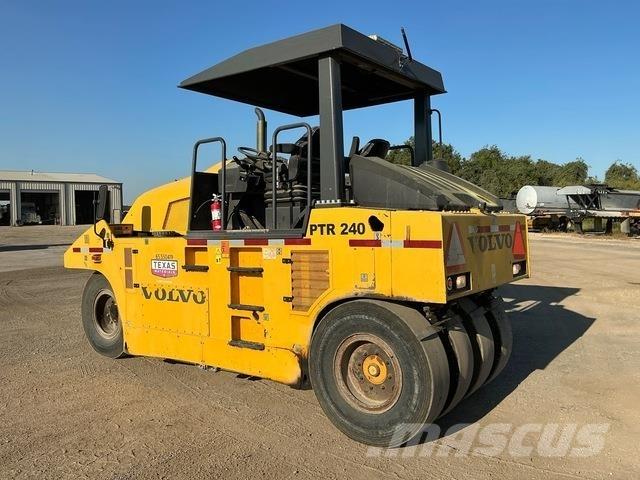 Volvo PTR240 Rouleaux à pneumatiques