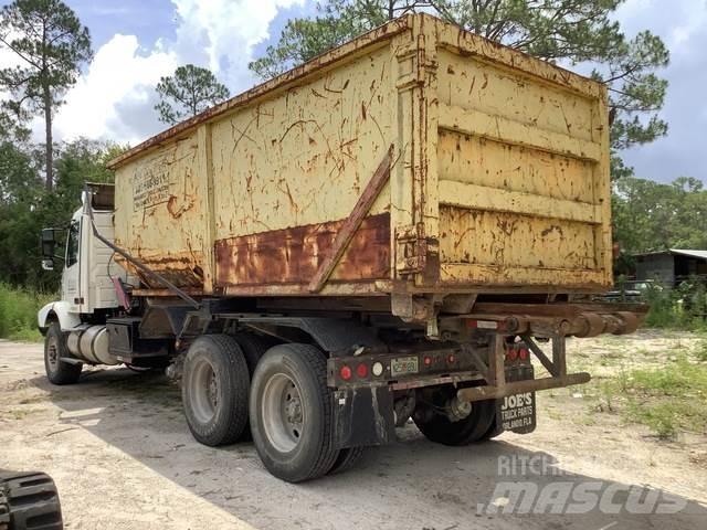 Volvo V12 Camion multibenne