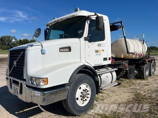 Volvo VHD64 Camion multibenne