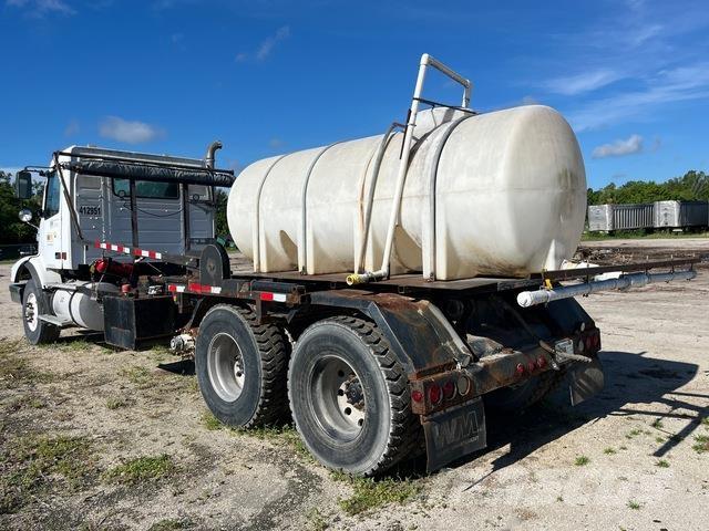 Volvo VHD64 Camion multibenne