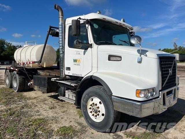 Volvo VHD64 Camion multibenne