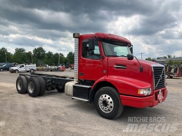 Volvo VHD64B Cabines
