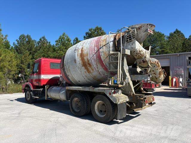 Volvo VHD64B Autre camion