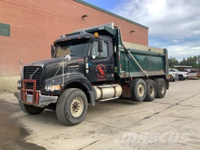 Volvo VHD84F Camion benne
