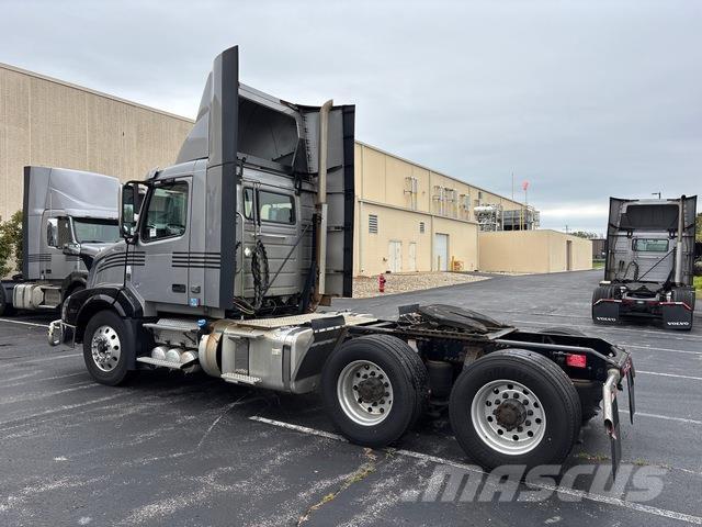 Volvo VNL Tracteur routier