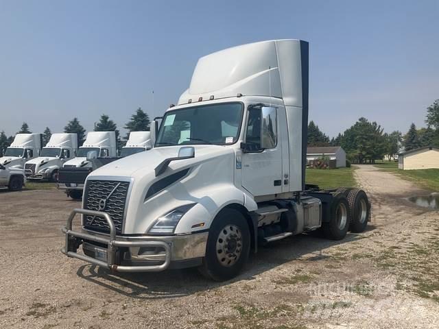 Volvo VNL 300 Tracteur routier