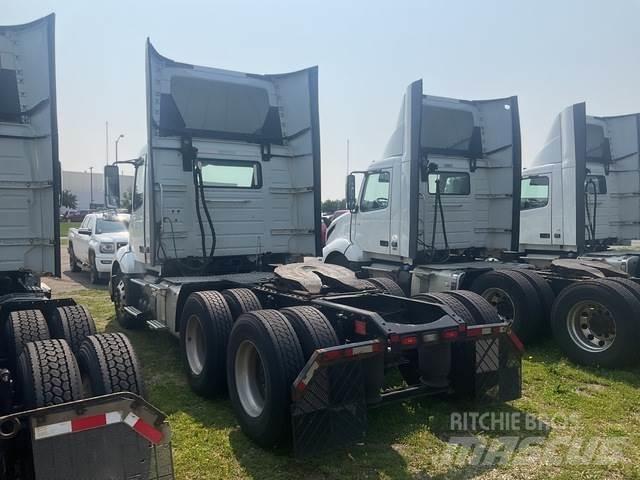 Volvo VNL 300 Tracteur routier