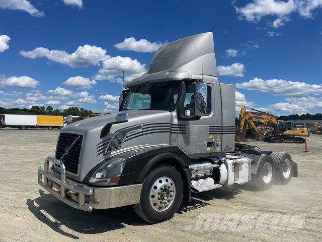 Volvo VNL 300 Tracteur routier