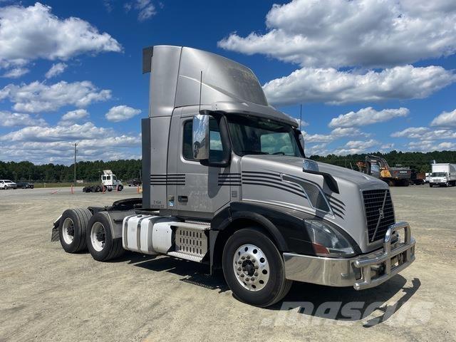 Volvo VNL 300 Tracteur routier