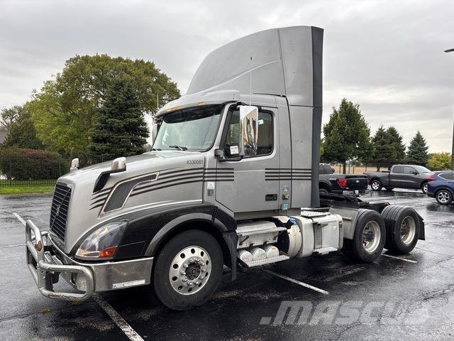 Volvo VNL 300 Tracteur routier