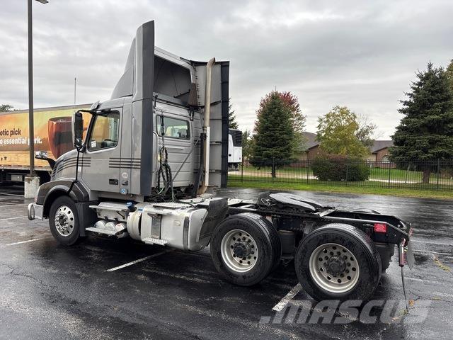Volvo VNL 300 Tracteur routier