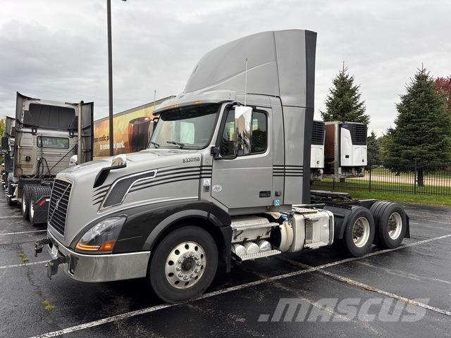 Volvo VNL 300 Tracteur routier