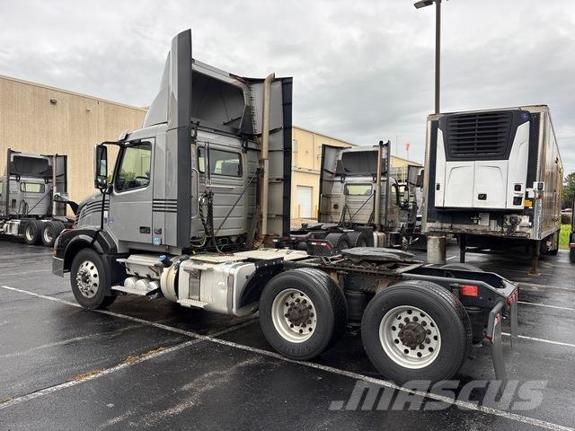 Volvo VNL 300 Tracteur routier